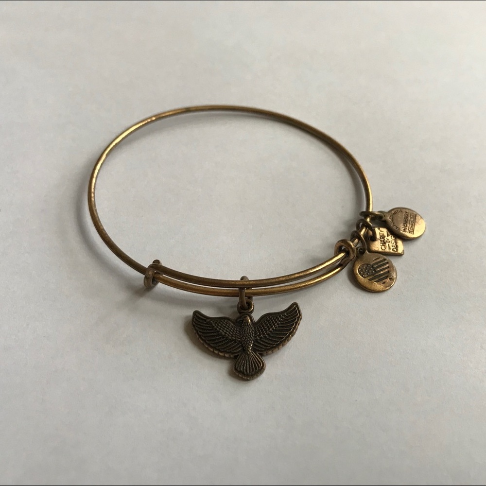 EUC Alex and Ani Eagle Bracelet (gold)